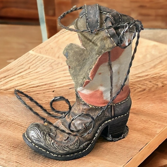 Handmade Wine Boot Holder Resin & Faux Fur Tabletop Decorative New H 9.5… - Picture 15 of 15